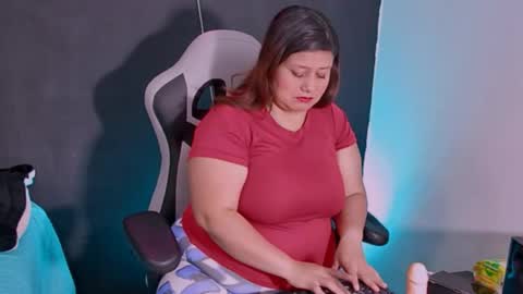 lizz_milf online show from September 23, 5:05 pm