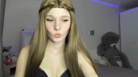 Snapshot of lizza_a chatting on March 9, 6:45 pm lizza_a online show from March 9, 6:45 pm