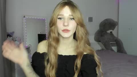 Snapshot of lizza_a chatting on March 16, 6:45 pm lizza_a online show from March 16, 6:45 pm