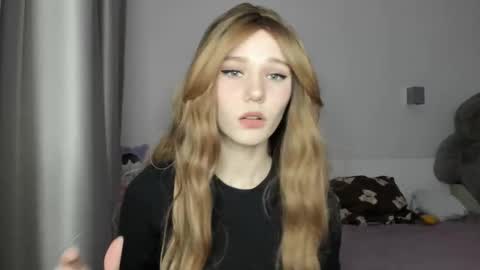 Snapshot of lizza_a chatting on March 17, 7:28 pm lizza_a online show from March 17, 7:28 pm