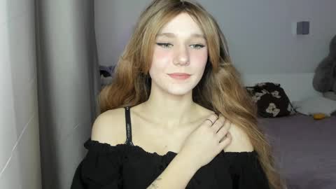 Snapshot of lizza_a chatting on March 24, 6:24 pm lizza_a online show from March 24, 6:24 pm