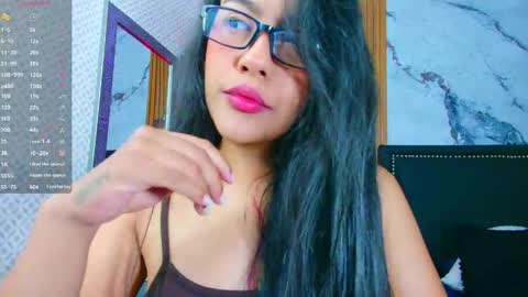 Snapshot of lizza_oss chatting on April 22, 11:56 am Liz online show from April 22, 11:56 am
