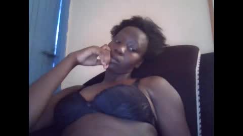 Snapshot of lizzie2020 chatting on May 23, 7:35 am lizzie2020 online show from May 23, 7:35 am