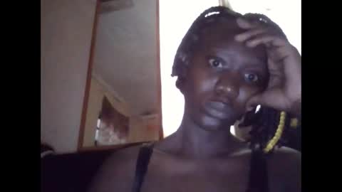 Snapshot of lizzie2020 chatting on June 2, 4:36 am lizzie2020 online show from June 2, 4:36 am