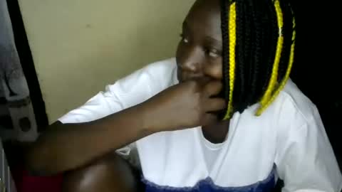 Snapshot of lizzie2020 chatting on June 15, 6:43 pm lizzie2020 online show from June 15, 6:43 pm