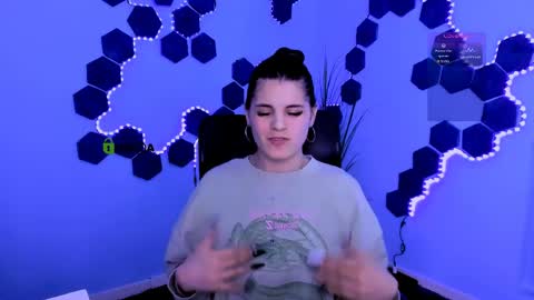 Snapshot of lizzie_boom chatting on April 10, 7:07 pm lizzie_boom online show from April 10, 7:07 pm