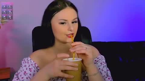 Snapshot of lizzie_boom chatting on June 15, 8:16 am lizzie_boom online show from June 15, 8:16 am