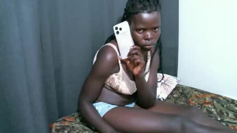 Snapshot of lizzy_25 chatting on May 9, 7:19 pm Lizzy online show from May 9, 7:19 pm