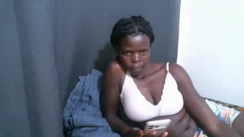 Snapshot of lizzy_25 chatting on May 18, 4:07 am Lizzy online show from May 18, 4:07 am