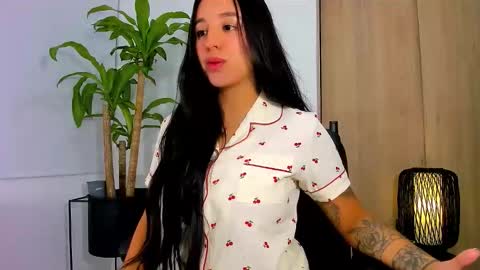 independent model online show from February 27, 7:30 am