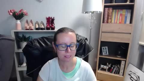 Lizzy online show from September 9, 4:23 am