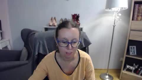 Lizzy online show from October 9, 5:27 am