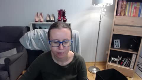 Lizzy online show from October 21, 4:35 am