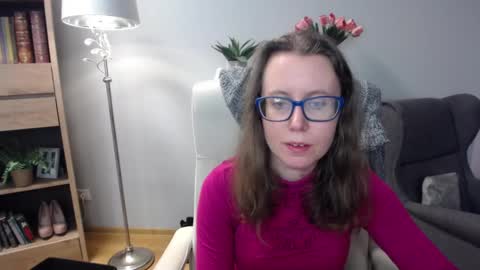 Snapshot of lizzy_sparkle chatting on February 25, 5:28 am Lizzy online show from February 25, 5:28 am