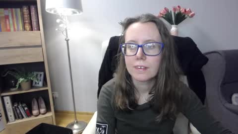 Snapshot of lizzy_sparkle chatting on February 27, 5:40 am Lizzy online show from February 27, 5:40 am