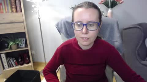 Snapshot of lizzy_sparkle chatting on March 12, 5:24 am Lizzy online show from March 12, 5:24 am