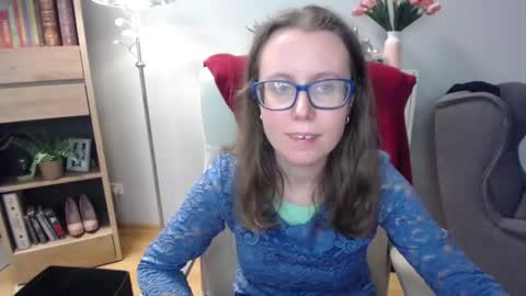 Snapshot of lizzy_sparkle chatting on March 13, 5:47 am Lizzy online show from March 13, 5:47 am