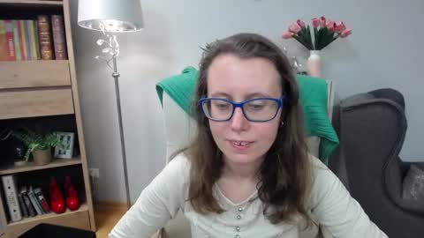 Snapshot of lizzy_sparkle chatting on March 19, 5:22 am Lizzy online show from March 19, 5:22 am