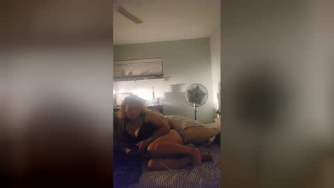 lizzyice8 online show from December 22, 12:07 am