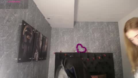 lizzysnow online show from September 9, 11:54 am
