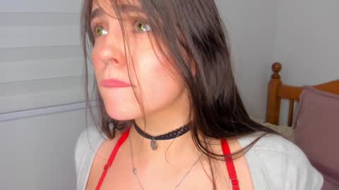 Snapshot of llanna_ chatting on December 11, 6:58 am Llanna online show from December 11, 6:58 am