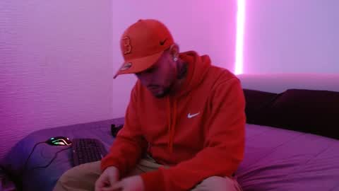 lliamm 2 online show from February 7, 1:01 pm