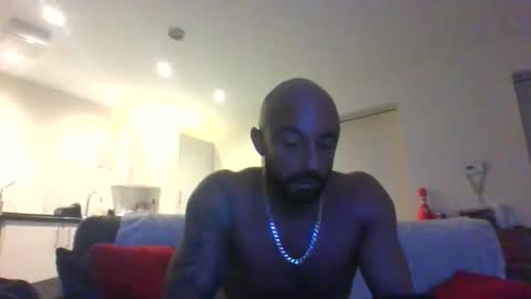 Leon online show from November 29, 6:33 pm