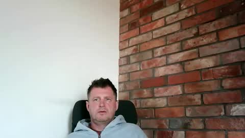 Snapshot of lllukasssxxx chatting on May 14, 10:11 am lllukasssxxx online show from May 14, 10:11 am