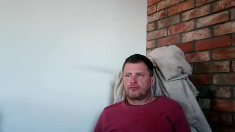 Snapshot of lllukasssxxx chatting on May 18, 3:40 pm lllukasssxxx online show from May 18, 3:40 pm