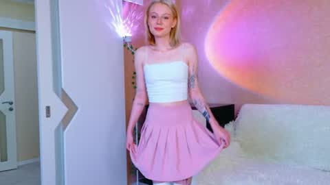 llovelymia online show from July 20, 3:10 am