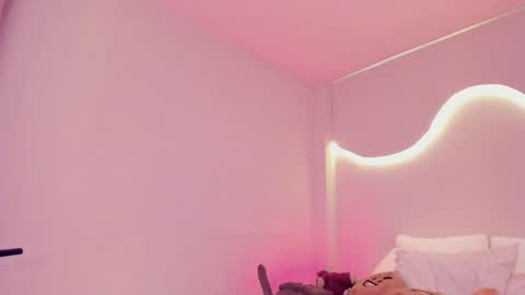 Snapshot of lm_kloeeh chatting on January 22, 11:21 pm Kloe see you 28-11  to celebrate my birthday online show from January 22, 11:21 pm