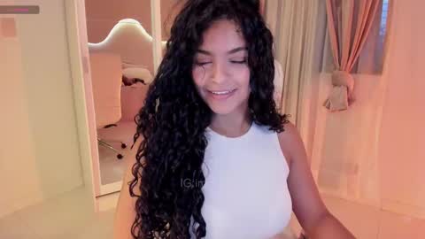 Snapshot of lm_kloeeh chatting on March 8, 11:18 pm Kloe see you 28-11  to celebrate my birthday online show from March 8, 11:18 pm