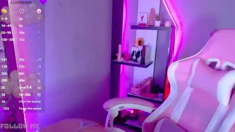 Snapshot of loaluxury chatting on December 8, 5:55 pm Pamela online show from December 8, 5:55 pm