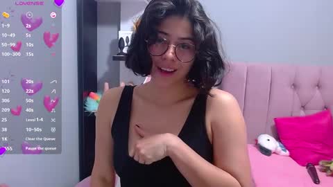 Snapshot of loaluxury chatting on December 16, 12:06 pm Pamela online show from December 16, 12:06 pm