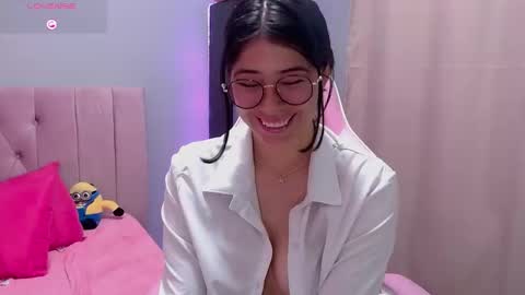 Snapshot of loaluxury chatting on February 7, 1:32 pm Pamela online show from February 7, 1:32 pm