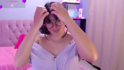 Snapshot of loaluxury chatting on February 23, 11:36 pm Pamela online show from February 23, 11:36 pm