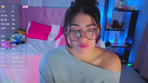 Snapshot of loaluxury chatting on November 9, 5:22 pm Pamela online show from November 9, 5:22 pm