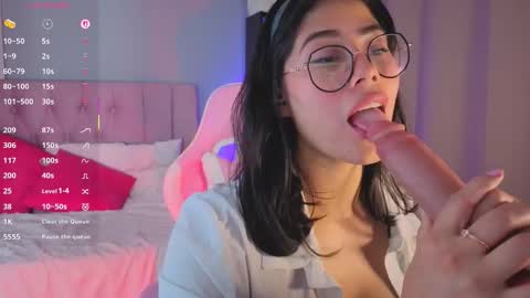 Snapshot of loaluxury chatting on November 29, 10:13 pm Pamela online show from November 29, 10:13 pm