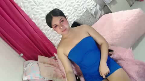 Snapshot of lobotara69 chatting on February 25, 12:36 am Thea online show from February 25, 12:36 am