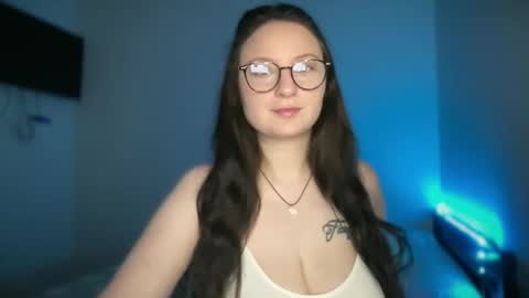 locaalis1 online show from October 3, 3:20 pm