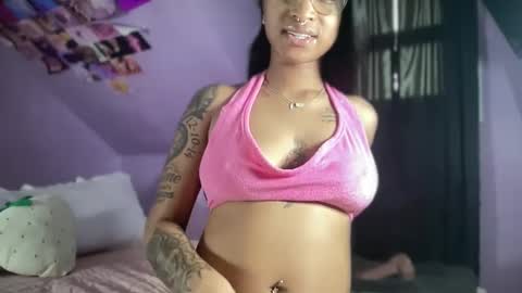 Snapshot of locsoffun chatting on December 27, 3:26 pm Dashaa online show from December 27, 3:26 pm