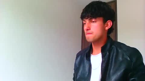 Snapshot of logaan_grey chatting on January 3, 9:36 pm logaan_grey online show from January 3, 9:36 pm