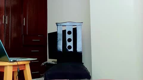 Snapshot of logaan_grey chatting on October 28, 6:54 pm logaan_grey online show from October 28, 6:54 pm