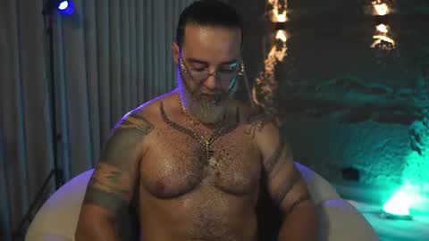 logan_cardenas1 online show from June 11, 12:32 am
