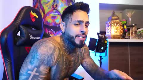 logan_hugh8 online show from October 11, 11:36 pm