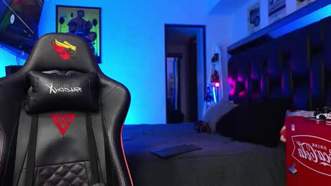 logan_hugh8 online show from January 14, 4:29 am