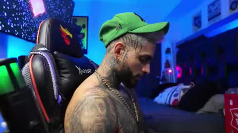 logan_hugh8 online show from February 1, 12:53 am