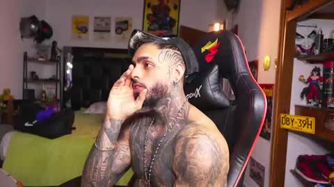 logan_hugh8 online show from June 3, 4:48 am