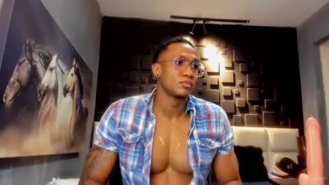 logan_varela online show from December 9, 10:41 pm