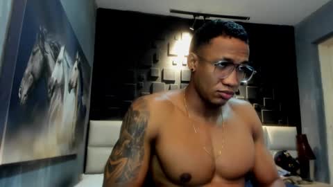 logan_varela online show from December 10, 1:55 pm